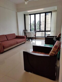 2 BHK + Pooja Room Apartment For Rent in Juhu