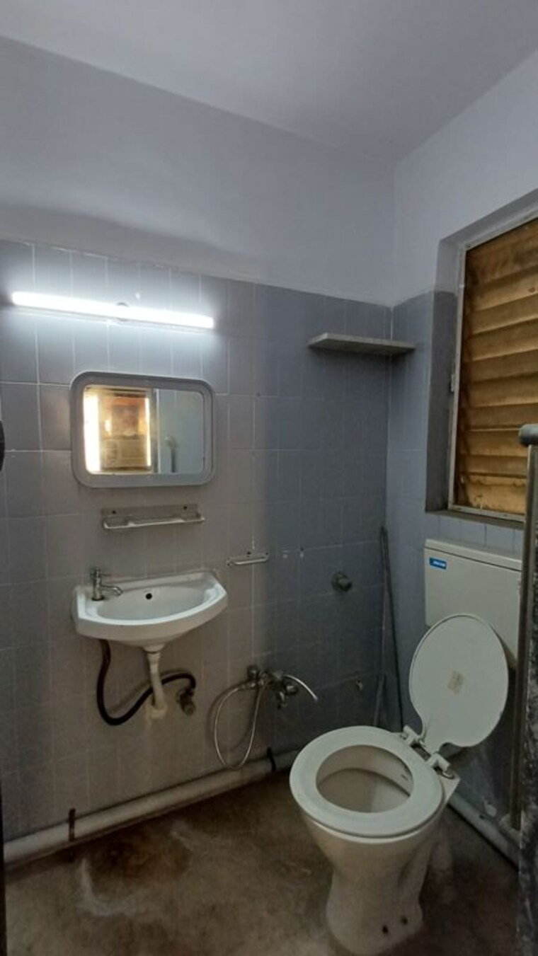 Bathroom, khopat 2 Bedroom 700 Sq.Ft. Apartment In Khopat Thane 10143626