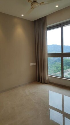 1 BHK Apartment For Rent in Hiranandani Regent Hill
