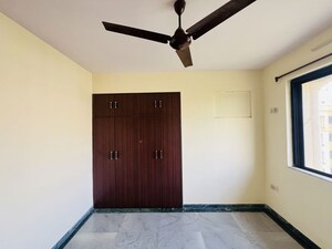 Room in 1 BHK Apartment at Hiranandani Estate Park Plaza A, Ghodbunder Road – for Sale
