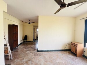 Room in 1 BHK Apartment at Hiranandani Estate Park Plaza A, Ghodbunder Road – for Sale