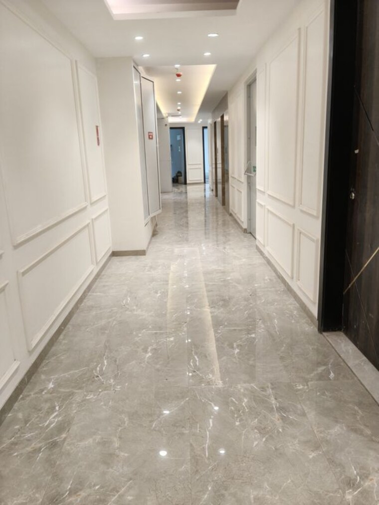 undefined, naupada Commercial Office Space 260 Sq.Ft. In Naupada Thane 10311037