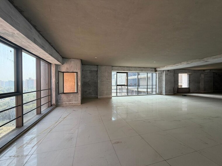 Room, vaishnodevi circle Commercial Office Space 5058 Sq.Ft. In Vaishnodevi Circle Ahmedabad 10311104