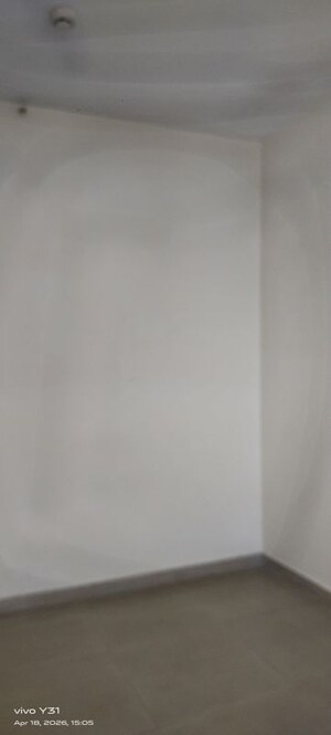 Room in  Apartment at Mahagun My Woods, Sector 16c Greater Noida – for Rent