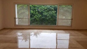 Room in 4 BHK Apartment at Amar Renaissance, Ghorpadi – for Rent