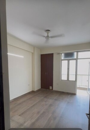 Room in 3 BHK Apartment at M R Platinum 321, Raj Nagar Extension – for Rent
