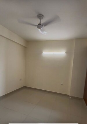 Room in 3 BHK Apartment at M R Platinum 321, Raj Nagar Extension – for Rent