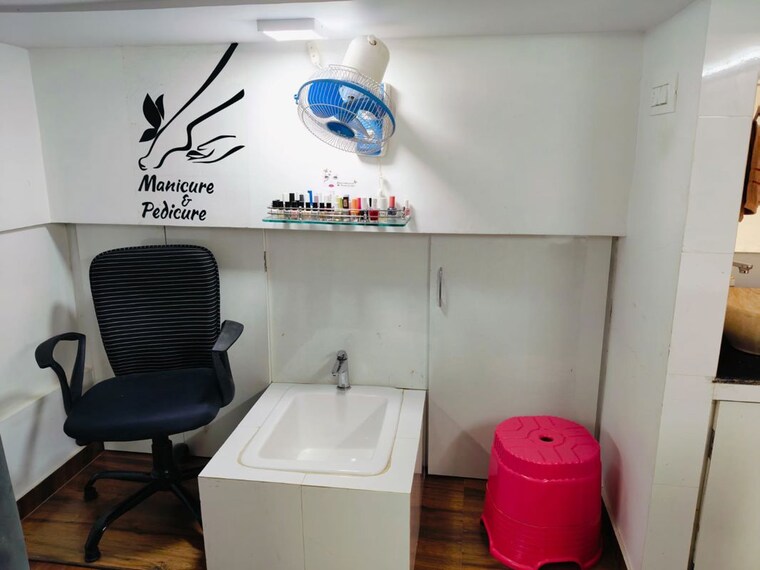 Team Area, kesar-gardens Commercial Shop 250 Sq.Ft. In Kharghar Navi Mumbai 10311122