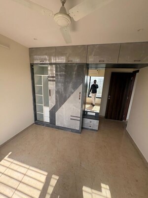 Master Bedroom in 2 BHK Apartment at Mamta Apartment Andheri, Andheri West – for Rent