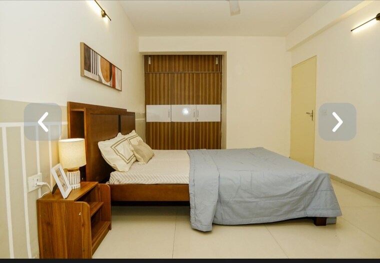 Living Room, tulip-violet 3 Bedroom 1608 Sq.Ft. Apartment In Sector 69 Gurgaon 10311171