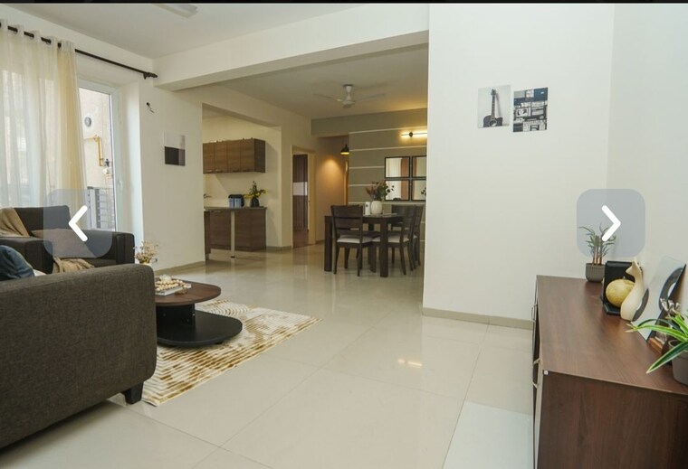 Living Room, tulip-violet 3 Bedroom 1608 Sq.Ft. Apartment In Sector 69 Gurgaon 10311171
