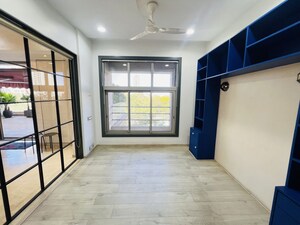 Room in 3 BHK Apartment at Hiranandani ParK Clifton, Ghodbunder Road – for Sale