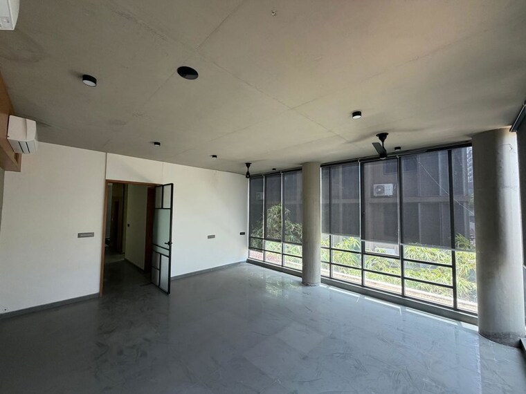 Room, bodakdev Commercial Office Space in IT/SEZ 1100 Sq.Ft. In Bodakdev Ahmedabad 10311218