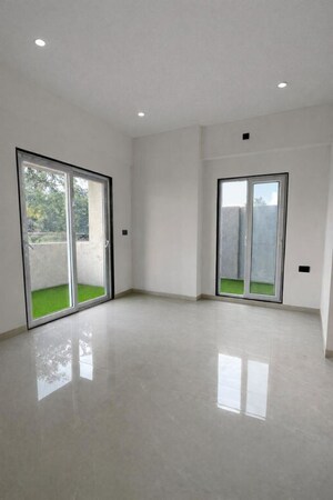 Room in 3.5 BHK Apartment at Ambar Zenith, Viman Nagar – for Rent