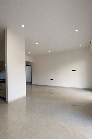 Room in 3.5 BHK Apartment at Ambar Zenith, Viman Nagar – for Rent