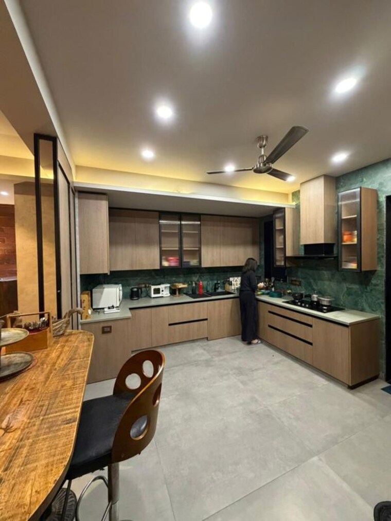  Parking, sector 108  360 Sq.Mt. Villa In Sector 108 Noida 10311249