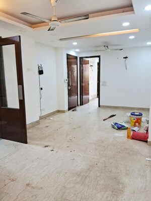 Room in 3 BHK Apartment at East Of Kailash – for Rent