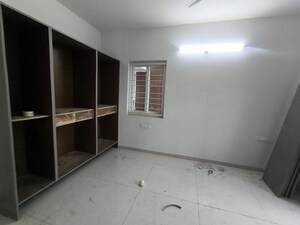 Room in 3 BHK Apartment at Rajapushpa Provincia, Narsingi – for Rent