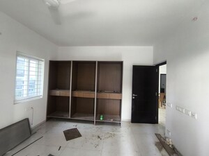 Room in 3 BHK Apartment at Rajapushpa Provincia, Narsingi – for Rent