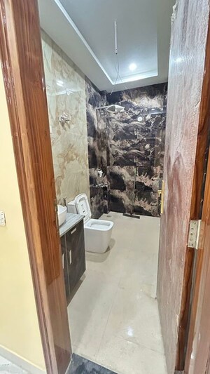 Balcony in 5 BHK Villa at Sector 50 – for Rent