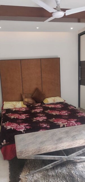 Bedroom in 3 BHK Builder Floor at Safdarjung Enclave – for Rent