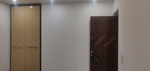 Room in 3 BHK Builder Floor at Safdarjung Enclave – for Rent