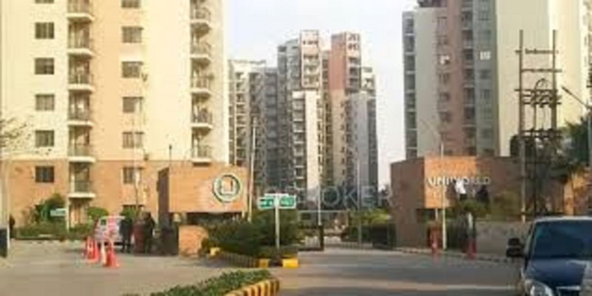 1 Rk  + Study Room 220 Sq.Ft. Apartment in Unitech Uniworld Gardens