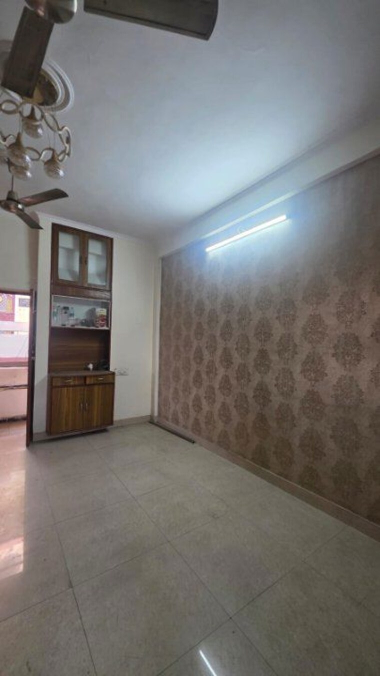 Room, gaur-city-2-10th-avenue 2.5 Bedroom 1175 Sq.Ft. Apartment In Sector 16c Greater Noida Greater Noida 9444786