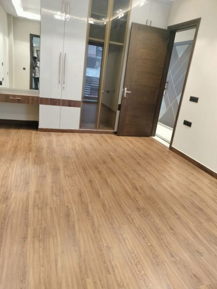 Room, east of kailash 3 Bedroom 1800 Sq.Ft. Builder Floor In East Of Kailash Delhi 10311432