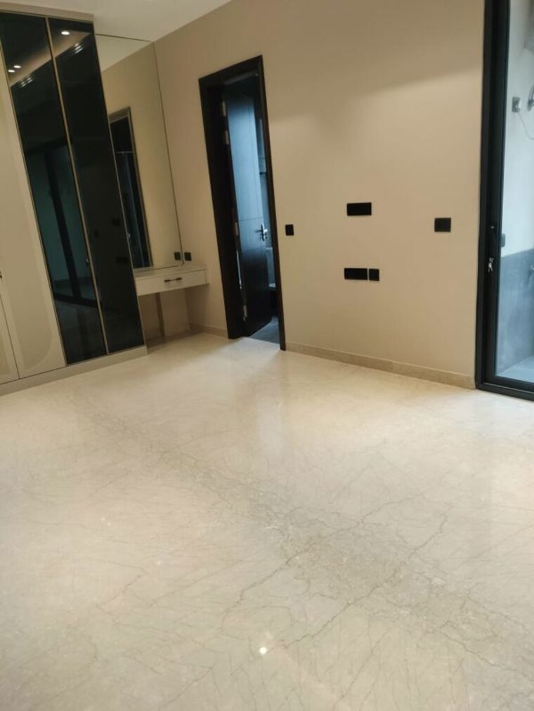 Room, east of kailash 3 Bedroom 1800 Sq.Ft. Builder Floor In East Of Kailash Delhi 10311432