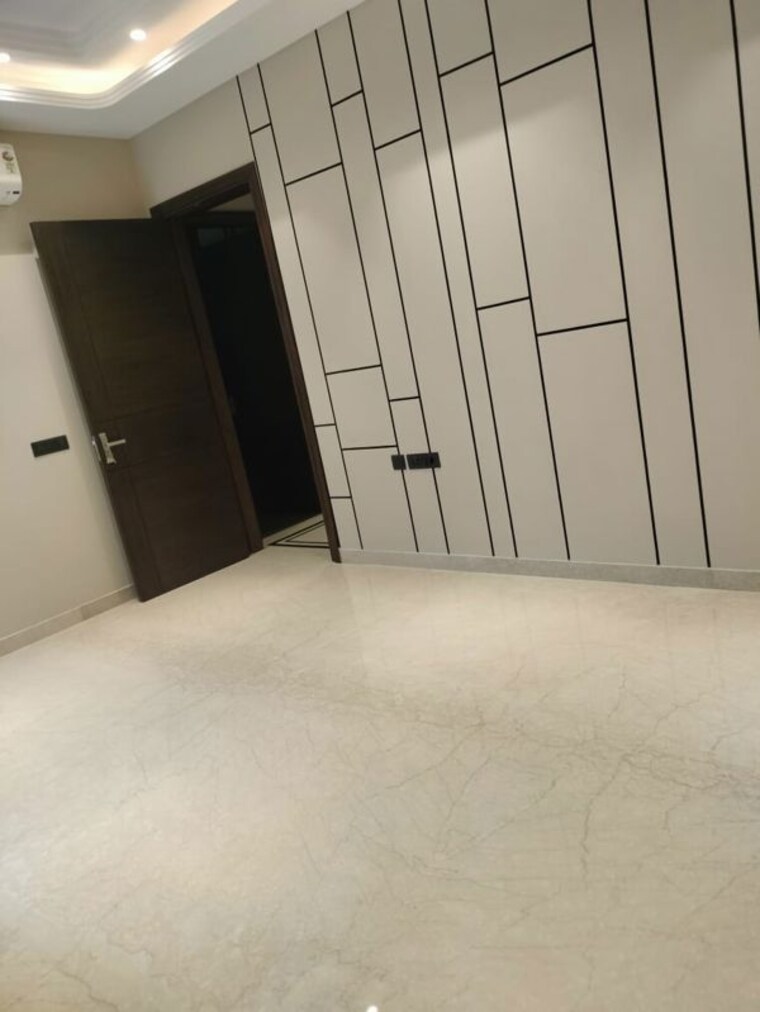 Room, east of kailash 3 Bedroom 1800 Sq.Ft. Builder Floor In East Of Kailash Delhi 10311432