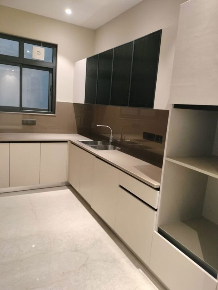 Kitchen, east of kailash 3 Bedroom 1800 Sq.Ft. Builder Floor In East Of Kailash Delhi 10311432
