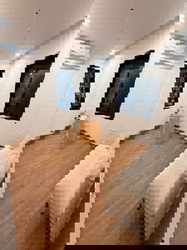 2 BHK 800 Sq.Ft. Apartment in Mount Mary Bandra