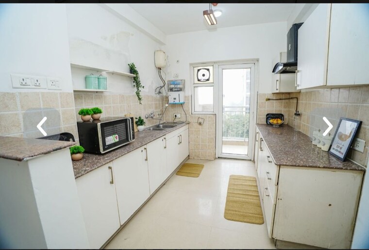 Kitchen, spaze-privy 3 Bedroom 1975 Sq.Ft. Apartment In Sector 72 Gurgaon 10311431