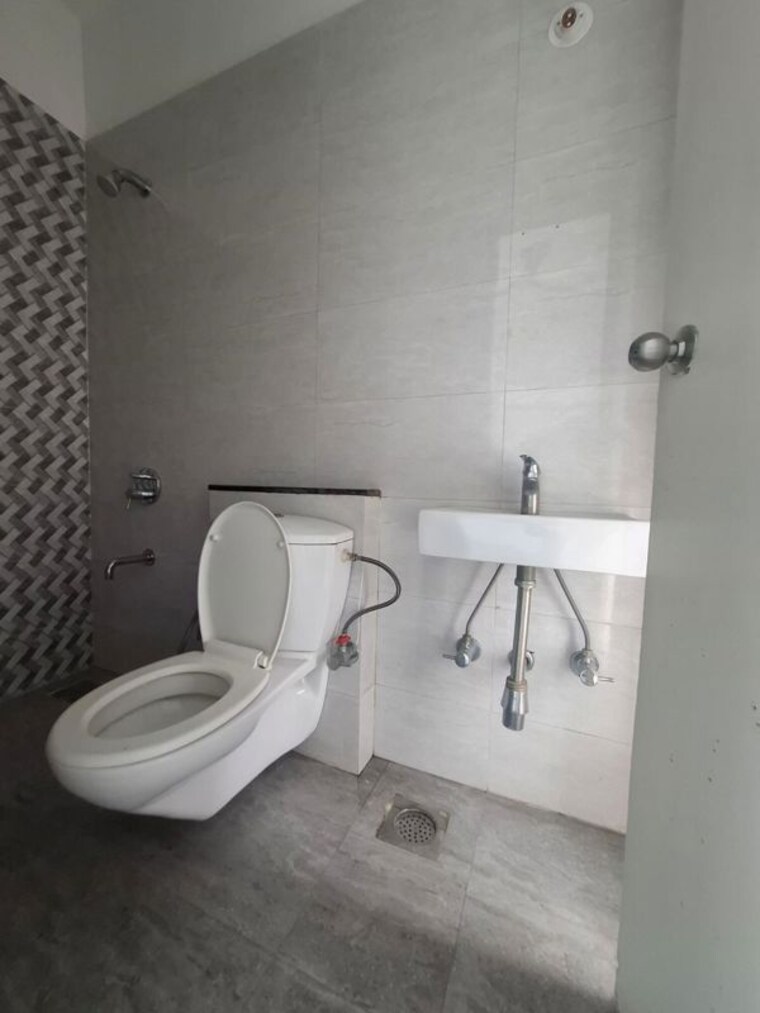 Bathroom, sheth-vasant-lawns 3 Bedroom 1450 Sq.Ft. Apartment In Laxmi Nagar Thane 10306915
