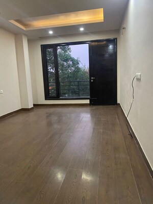 Room in 3 BHK Builder Floor at Sushant Lok I – for Sale