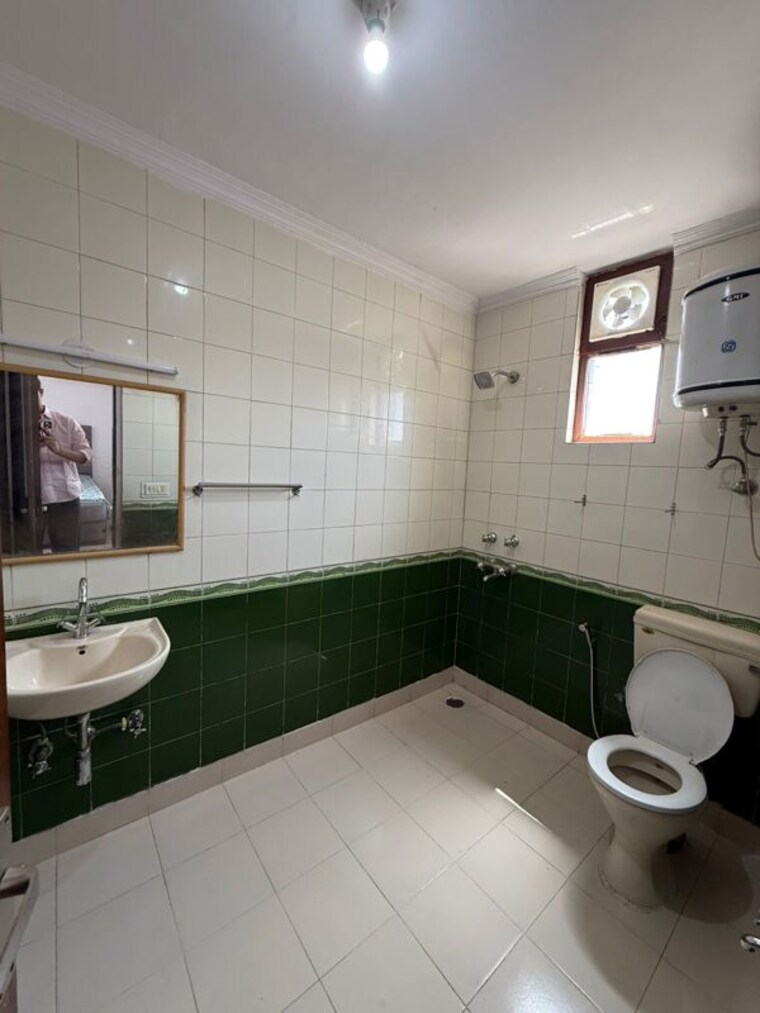 Kitchen, saket 3 Bedroom 1200 Sq.Ft. Builder Floor In Saket Delhi 10311513