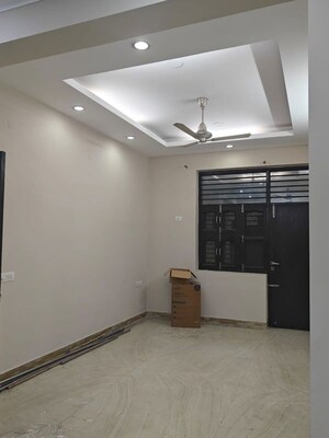 Room in 3 BHK Apartment at Ashiana Silver Crest, Sector 48 – for Rent