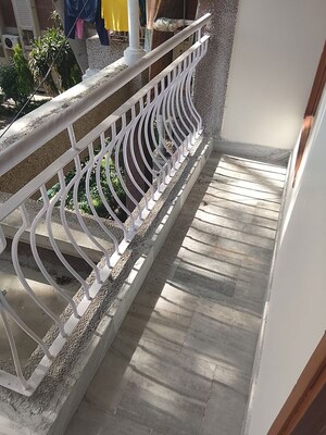 Balcony in 1 BHK Apartment at Patparganj – for Rent