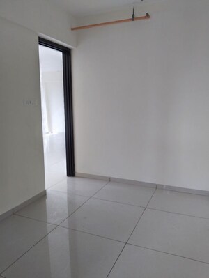 2 BHK Apartment For Sale in Satra One, Goregaon West