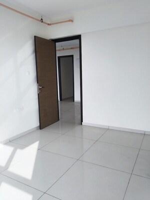 Room in 2 BHK Apartment at Satra One, Goregaon West – for Sale