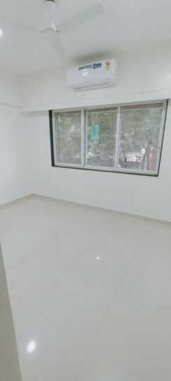 2 BHK Apartment For Rent in Gardenia Apartment Santacruz
