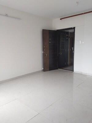 Room in 2 BHK Apartment at Satra One, Goregaon West – for Sale
