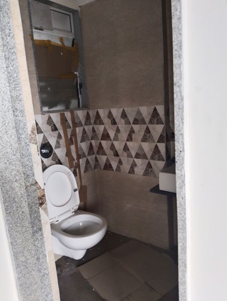 Bathroom, satra-one 2 Bedroom 550 Sq.Ft. Apartment In Goregaon West Mumbai 10311616