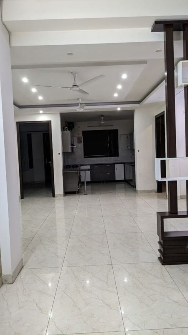 Room, sushant lok i 3 Bedroom 215 Sq.Yd. Builder Floor In Sushant Lok I Gurgaon 10311650