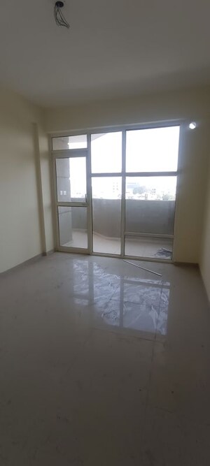 Room in 2 BHK Apartment at Pyramid Midtown, Sector 59 – for Rent