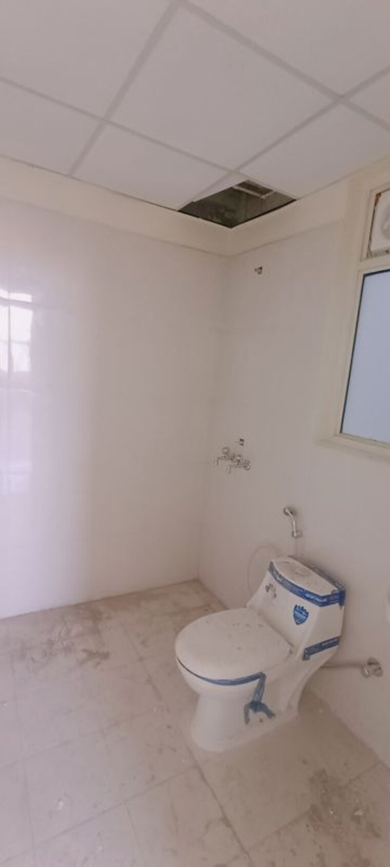 Bathroom, pyramid-midtown 2 Bedroom 800 Sq.Ft. Apartment In Sector 59 Gurgaon 10311674