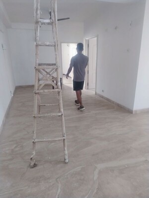 Room in 2 BHK Apartment at Shree Vardhman Mantra, Sector 67 – for Rent