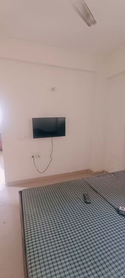 2 BHK Apartment For Rent in Shree Vardhman Mantra