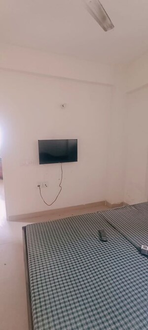 2 BHK Apartment For Rent in Shree Vardhman Mantra, Sector 67